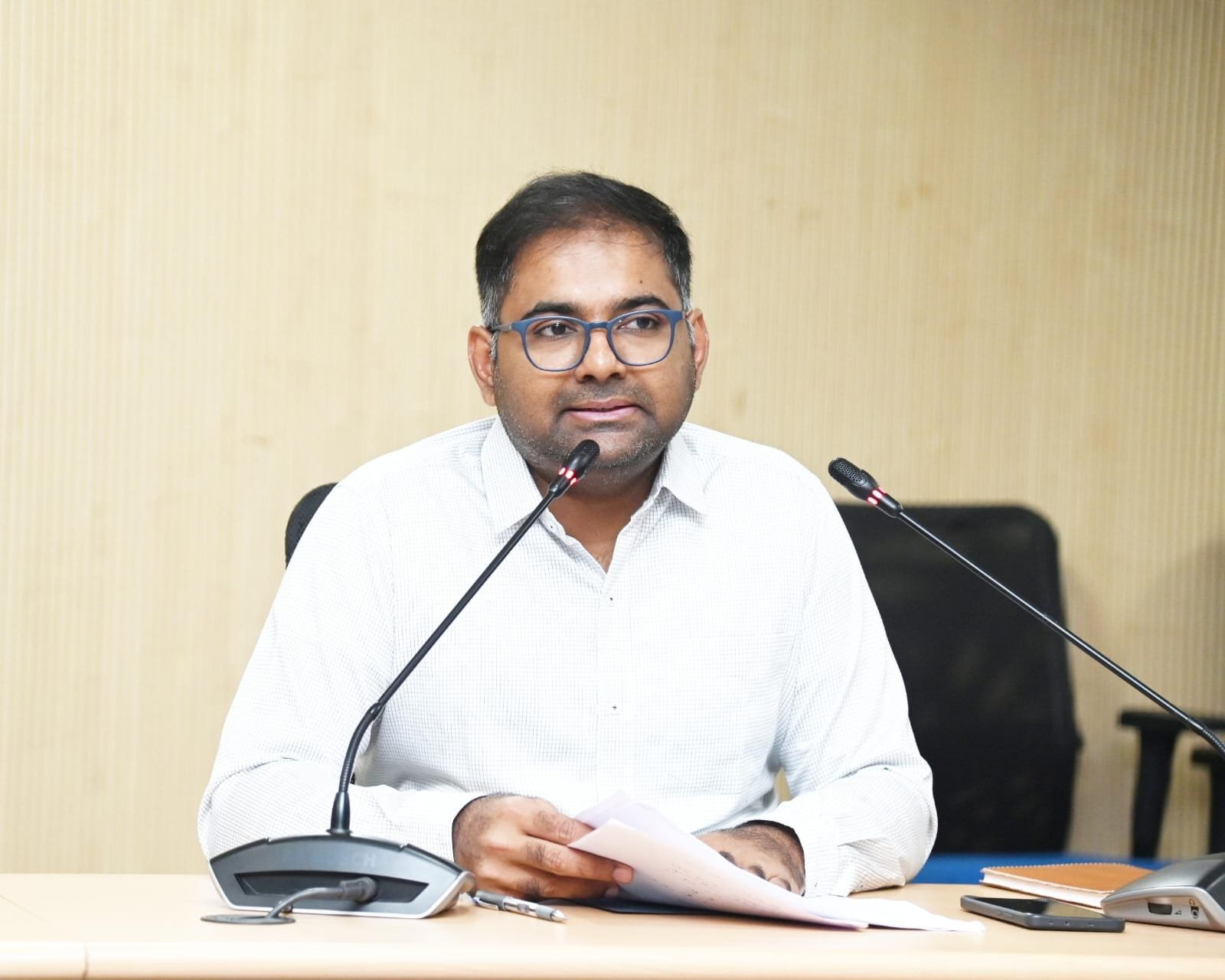 సూపర్ ఎల్‌నినో పరిస్థితుల్లో ప్రత్యామ్నాయ పంటల సాగును విస్తృతంగా ప్రోత్సహించాలి : జిల్లా కలెక్టర్ కోయ శ్రీహర్ష